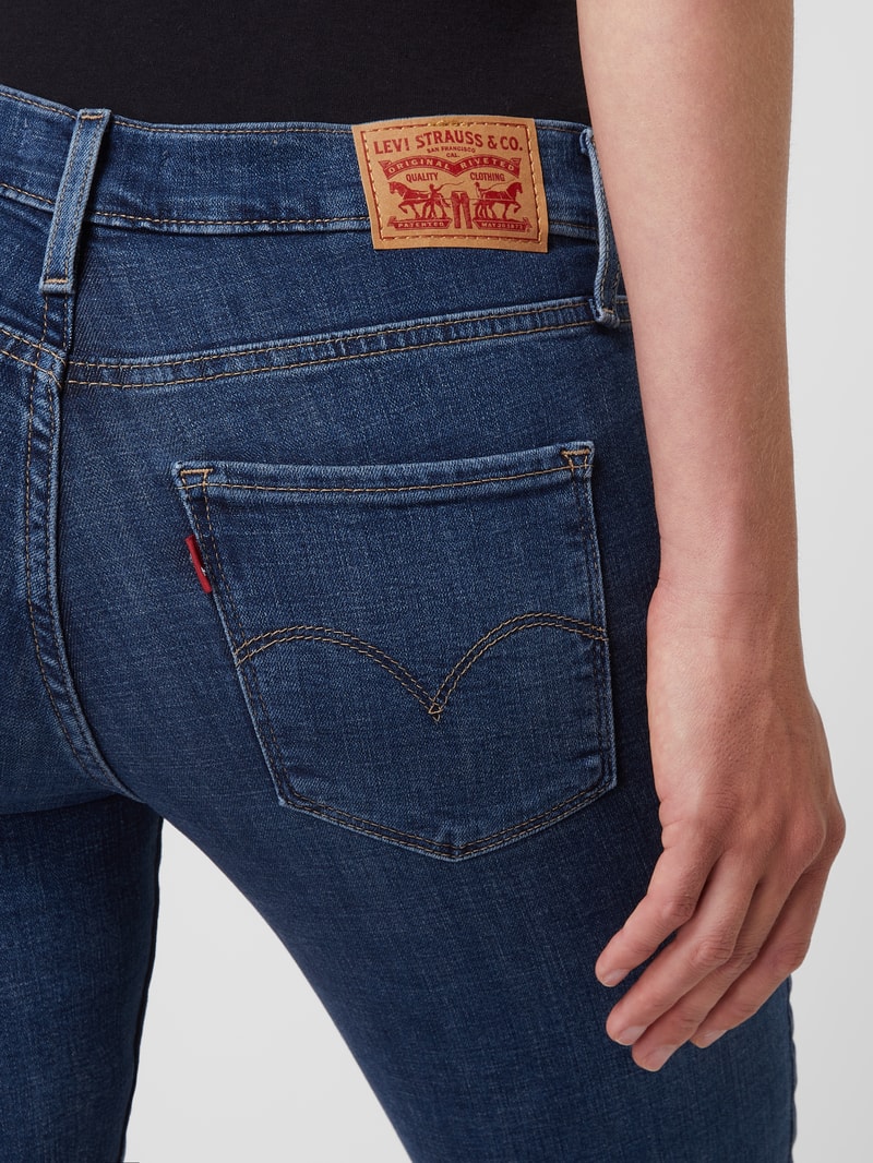 Jeans mit Label-Patch '311™ SHAPING SKINNY' in blau