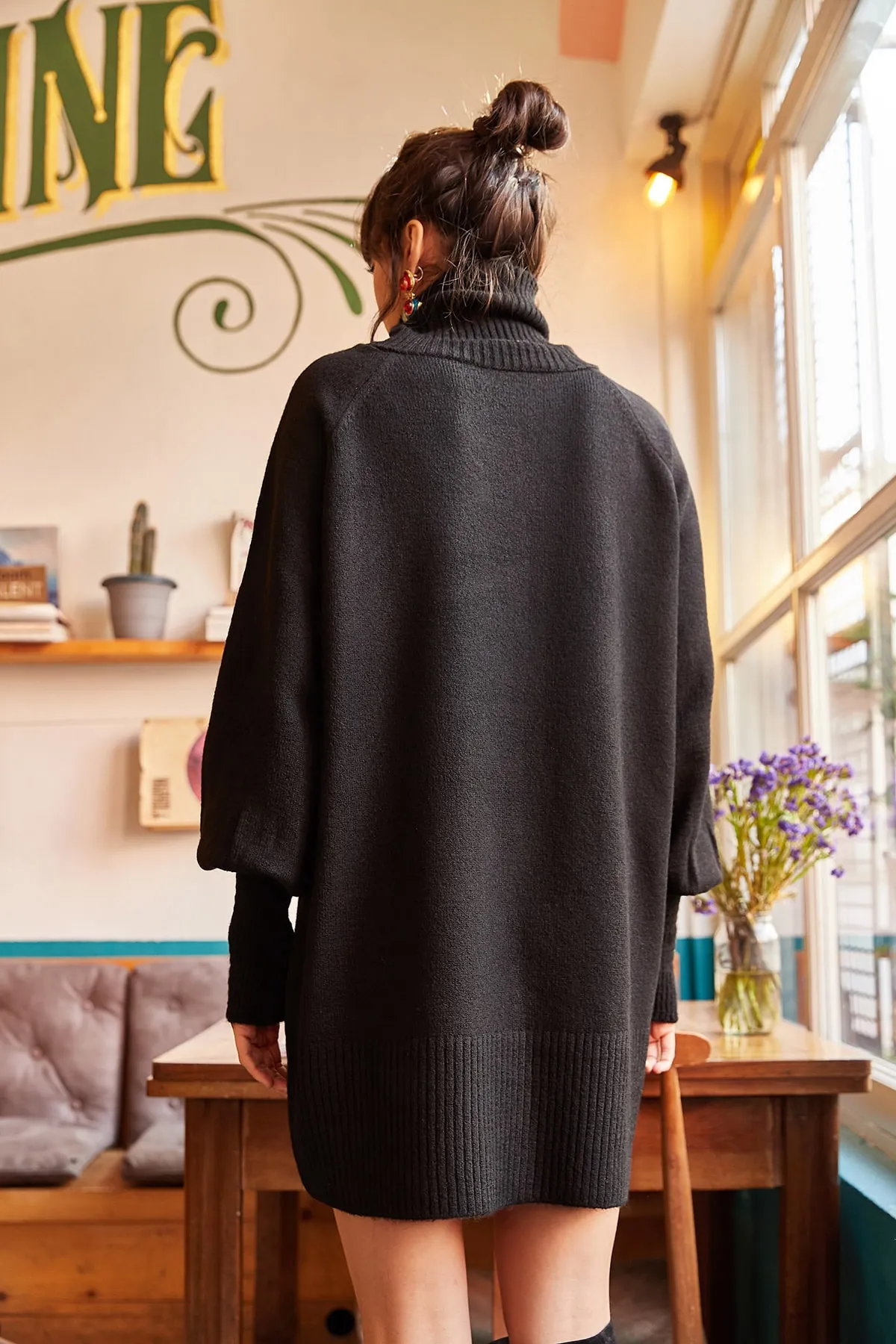 Olalook  Schwarzes lockeres Strickkleid mit Rollkragen und Ballonärmeln für Damen ELB-19000867