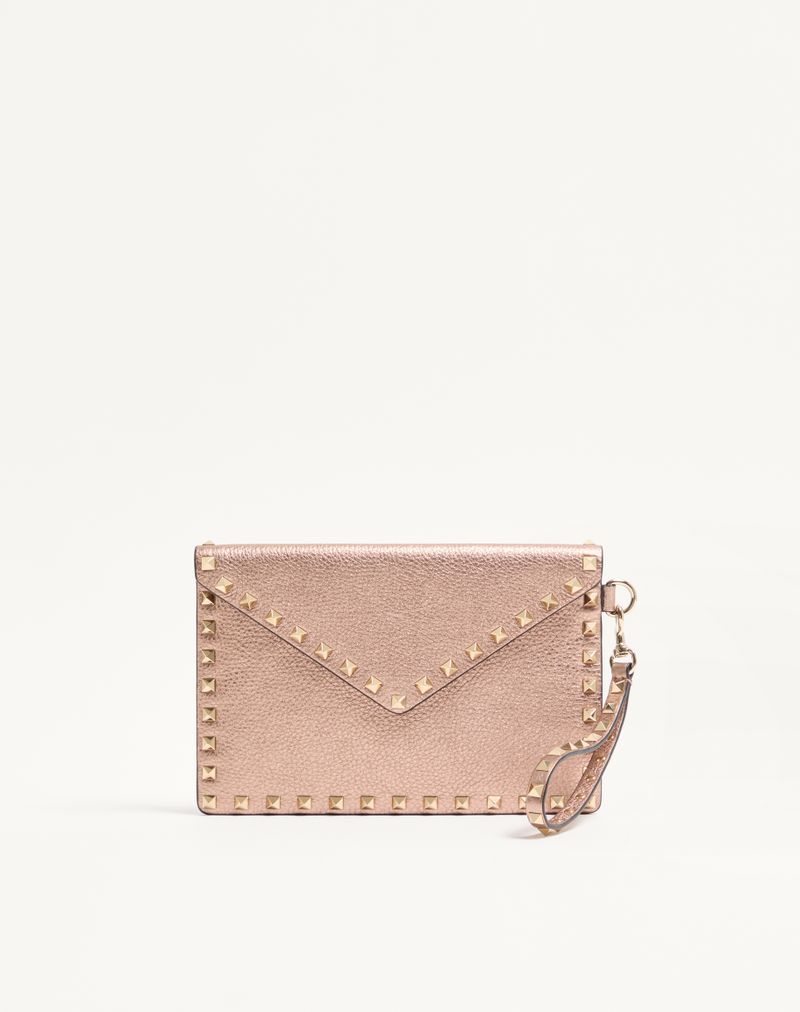 Clutch Rockstud em couro de bezerro laminado cor granada