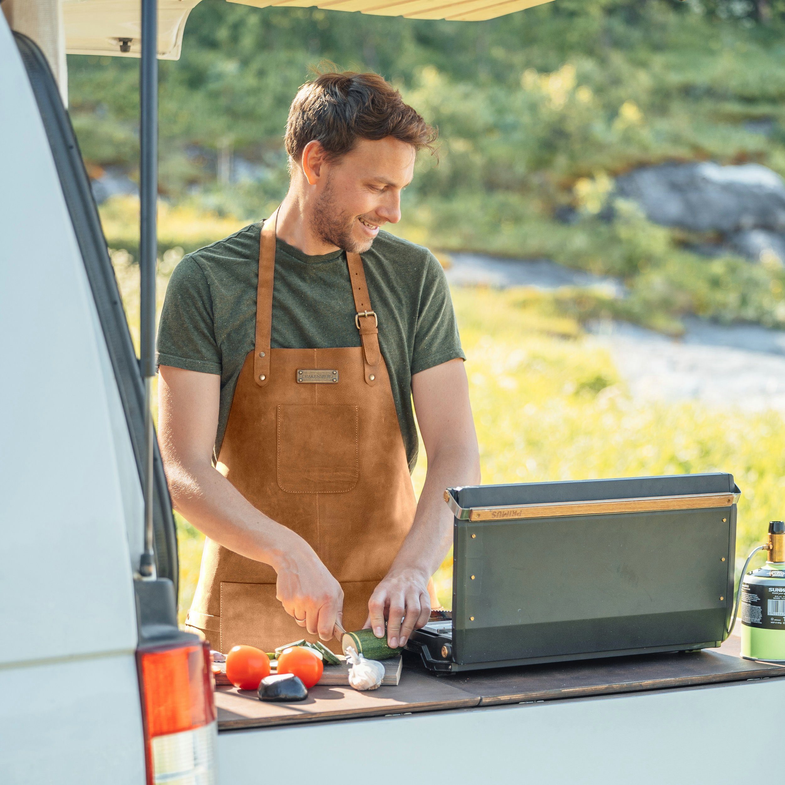 DRAKENSBERG Grillschürze Herren Bob Cognac-Braun, Premium Leder Koch- und Grillschürze für Männer, strapazierfähig