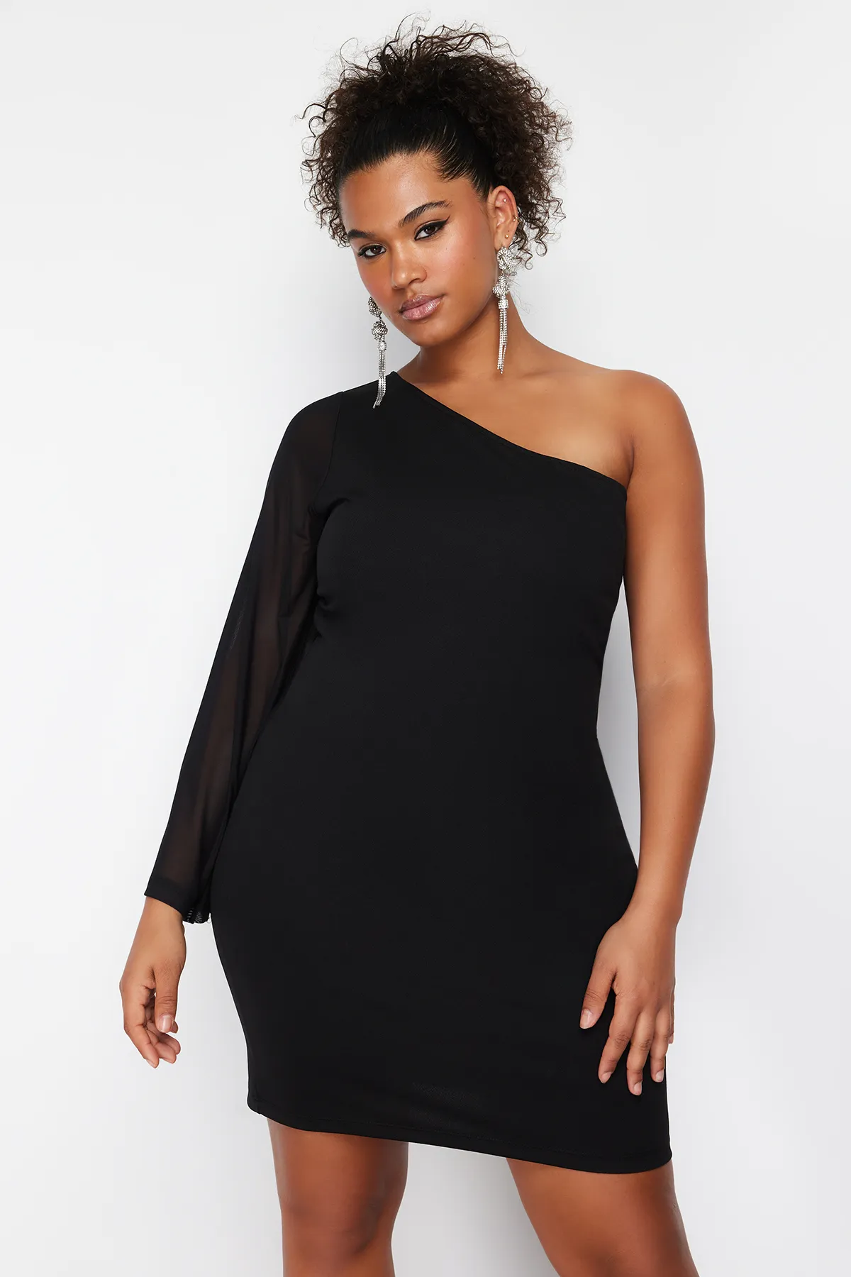 Trendyol Curve  Schwarzes einärmliges Mini-Strickkleid TBSSS24AH00036