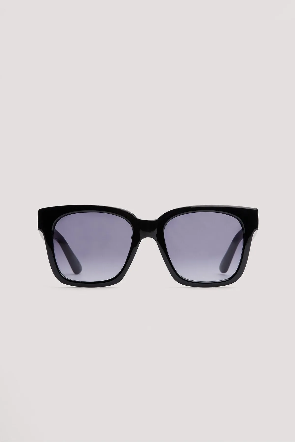 NA-KD  Große Sonnenbrille aus recyceltem Material mit abgerundeten Kanten