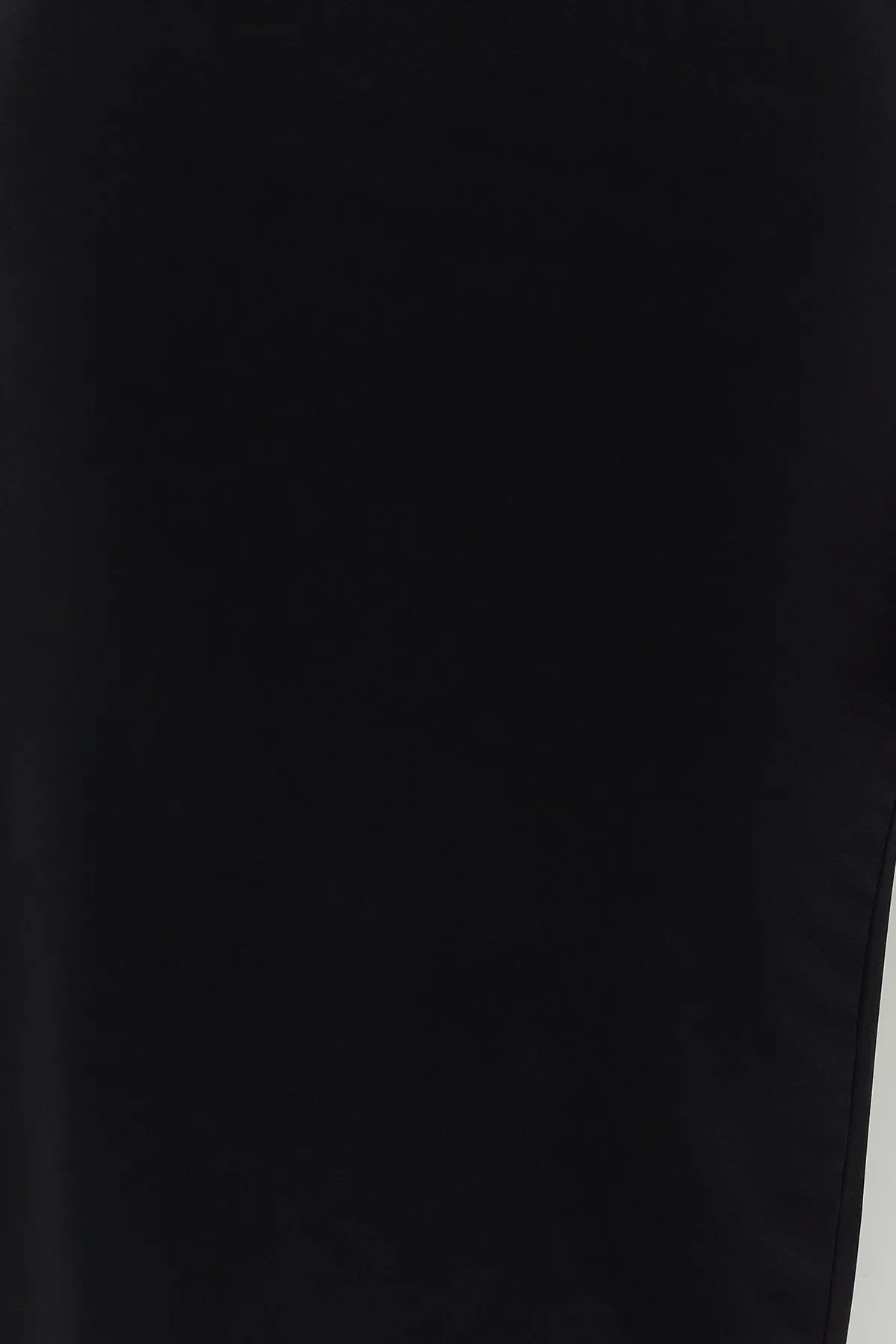 Trendyol Collection  Schwarzes, figurbetontes Maxi-Bleistiftkleid aus Strick in limitierter Auflage TWOSS24EL00563