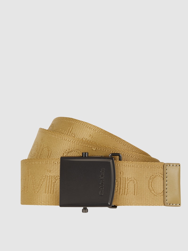Gürtel aus Textil in camel