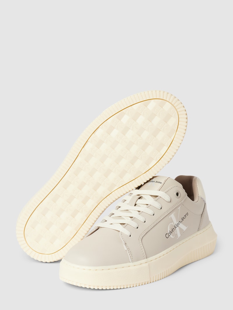 Sneaker mit Label-Print in beige