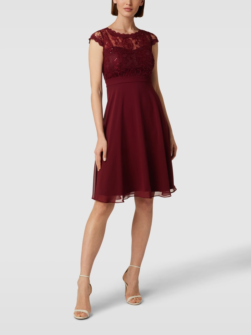 Cocktailkleid mit Häkelspitze-Besatz in dunkelrot