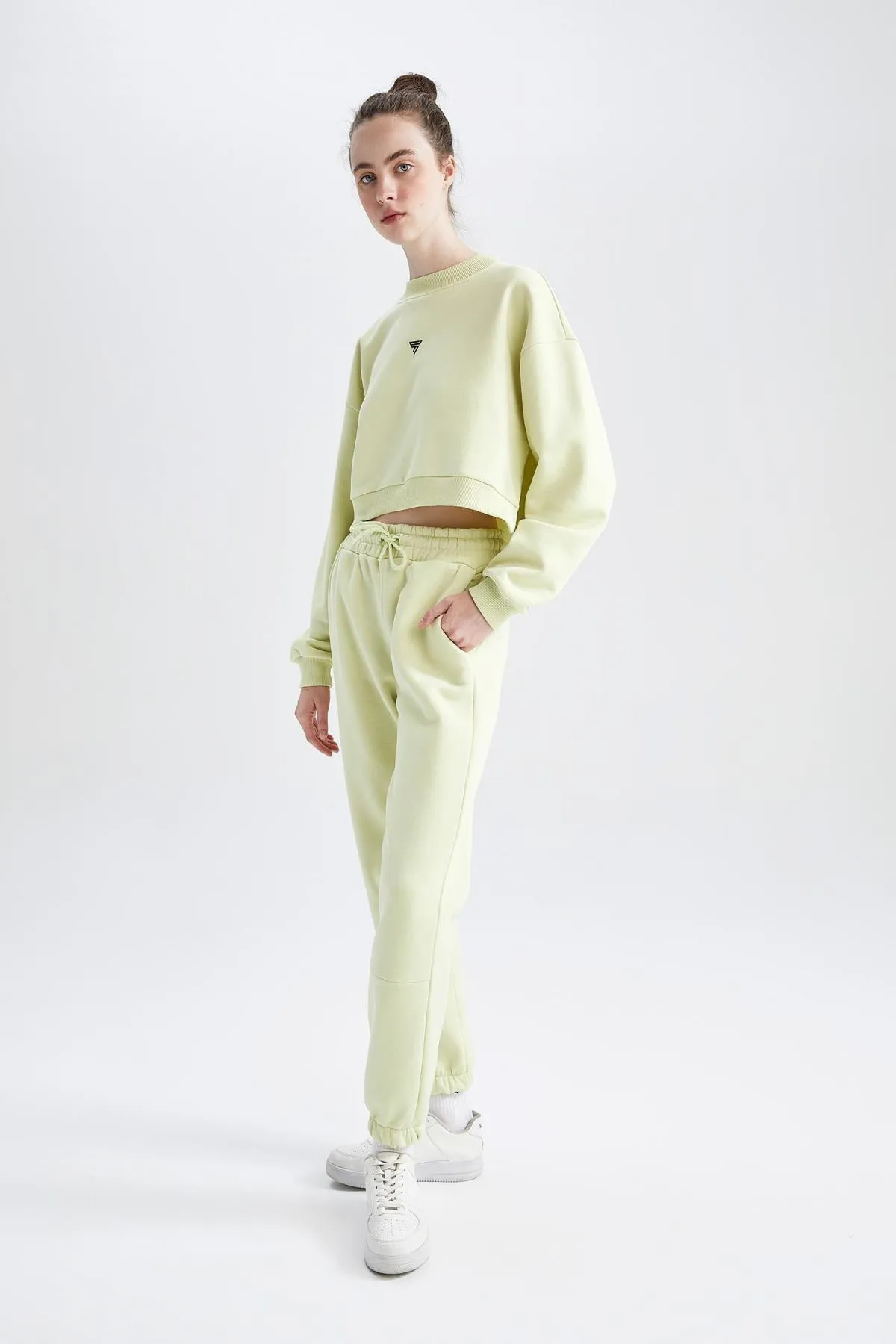 DeFacto  Passform: Standard-Fit-Jogginghose