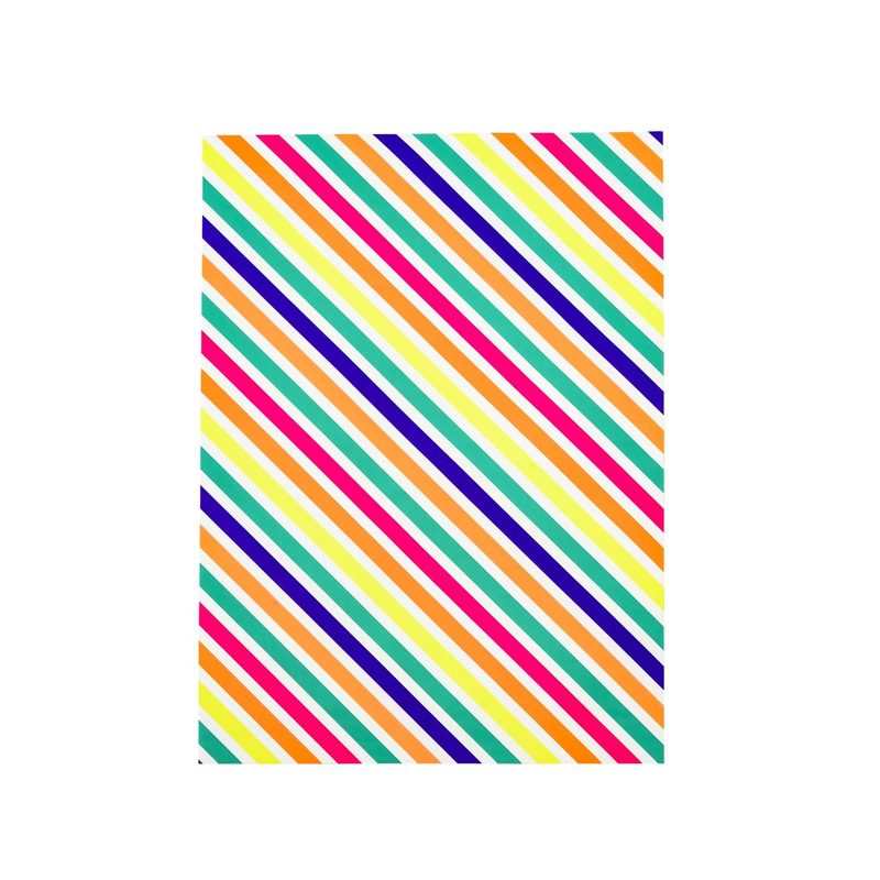 2 feuilles papier cadeau arc en ciel Oxybul