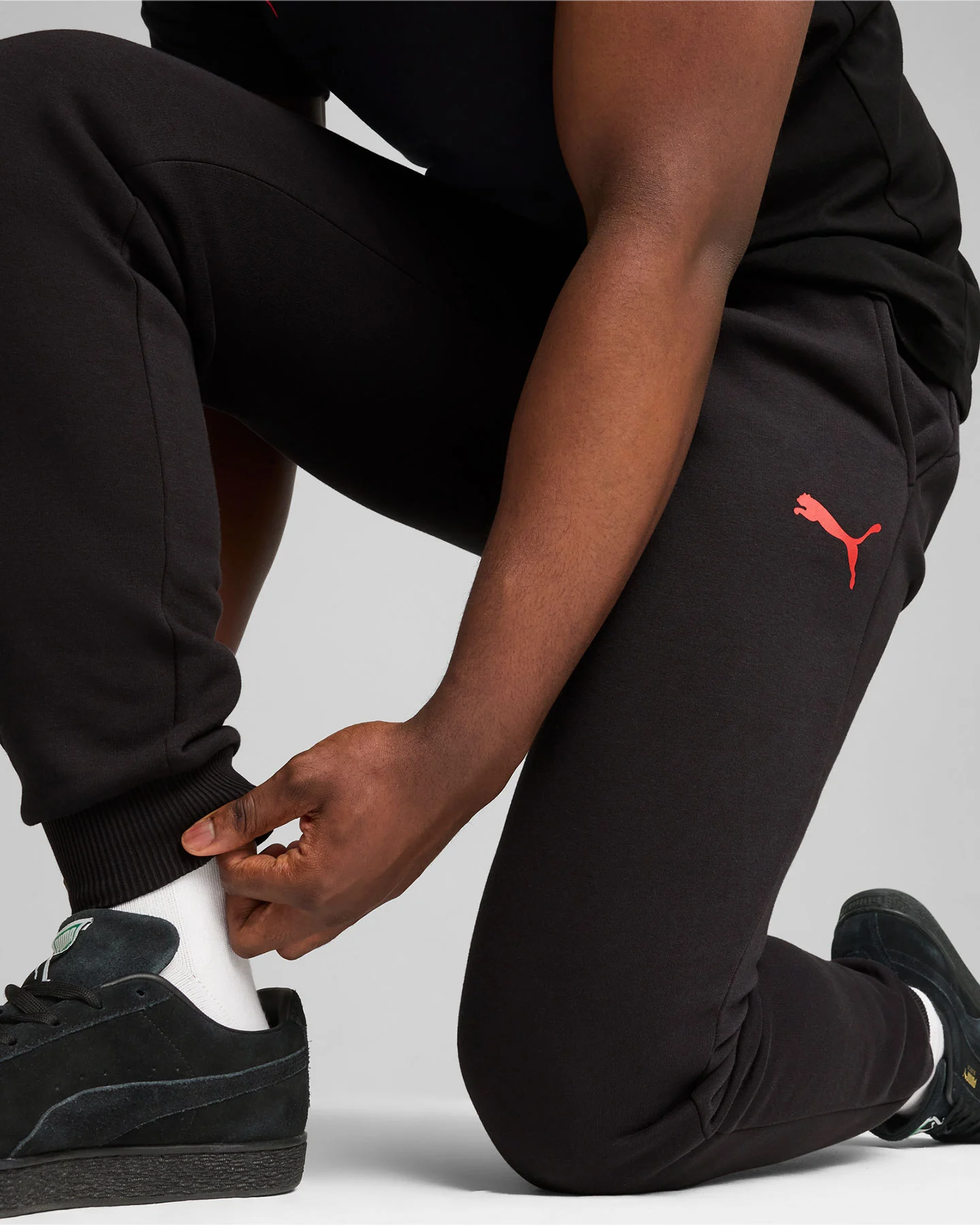 Oficiálne futbalové oblečenie Puma Milan Essentials M 777674-04