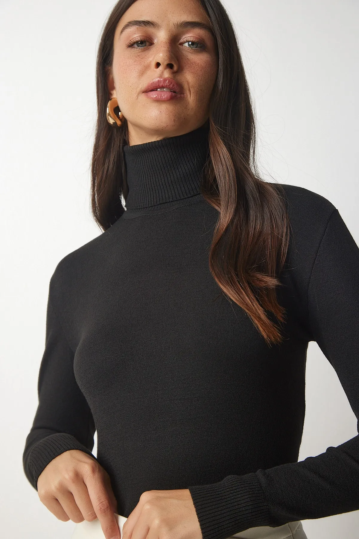 Happiness İstanbul  Schwarzer Rollkragenpullover aus Rippstrick für Damen bv00087