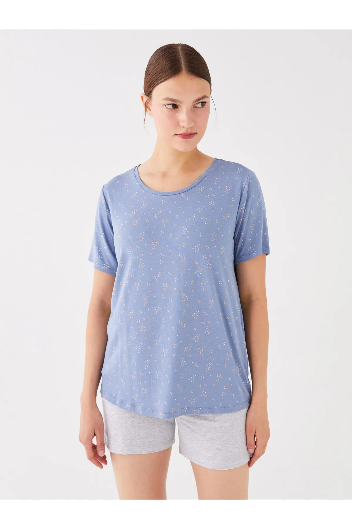 LC Waikiki  Gemustertes Kurzarm-Damenpyjama-Set mit Rundhalsausschnitt und Shorts