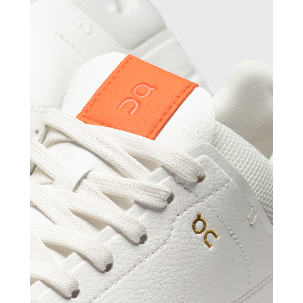 ON The Roger Centre WMNS Court 48.99154 / weiss