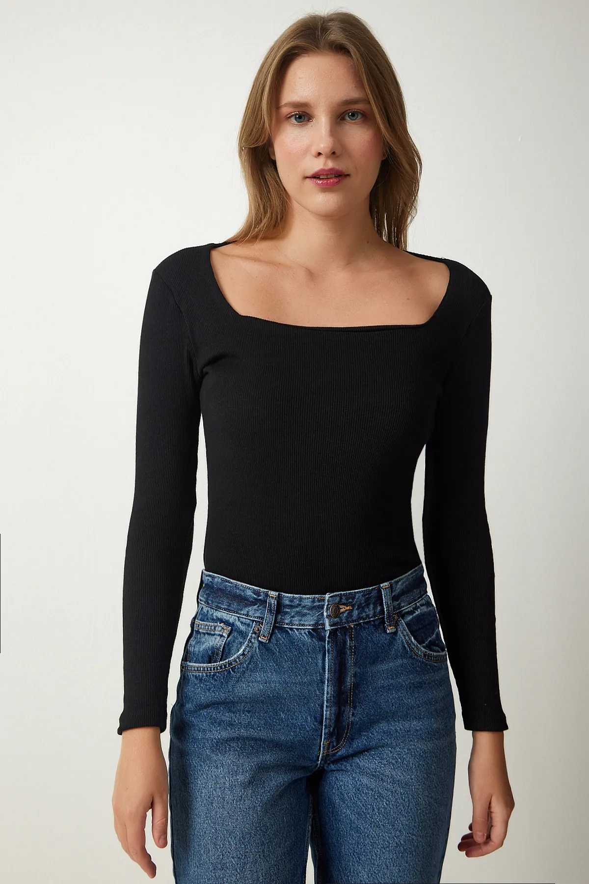 Happiness İstanbul  Schwarze schnurgebundene Strickbluse mit quadratischem Ausschnitt für Damen GT00052