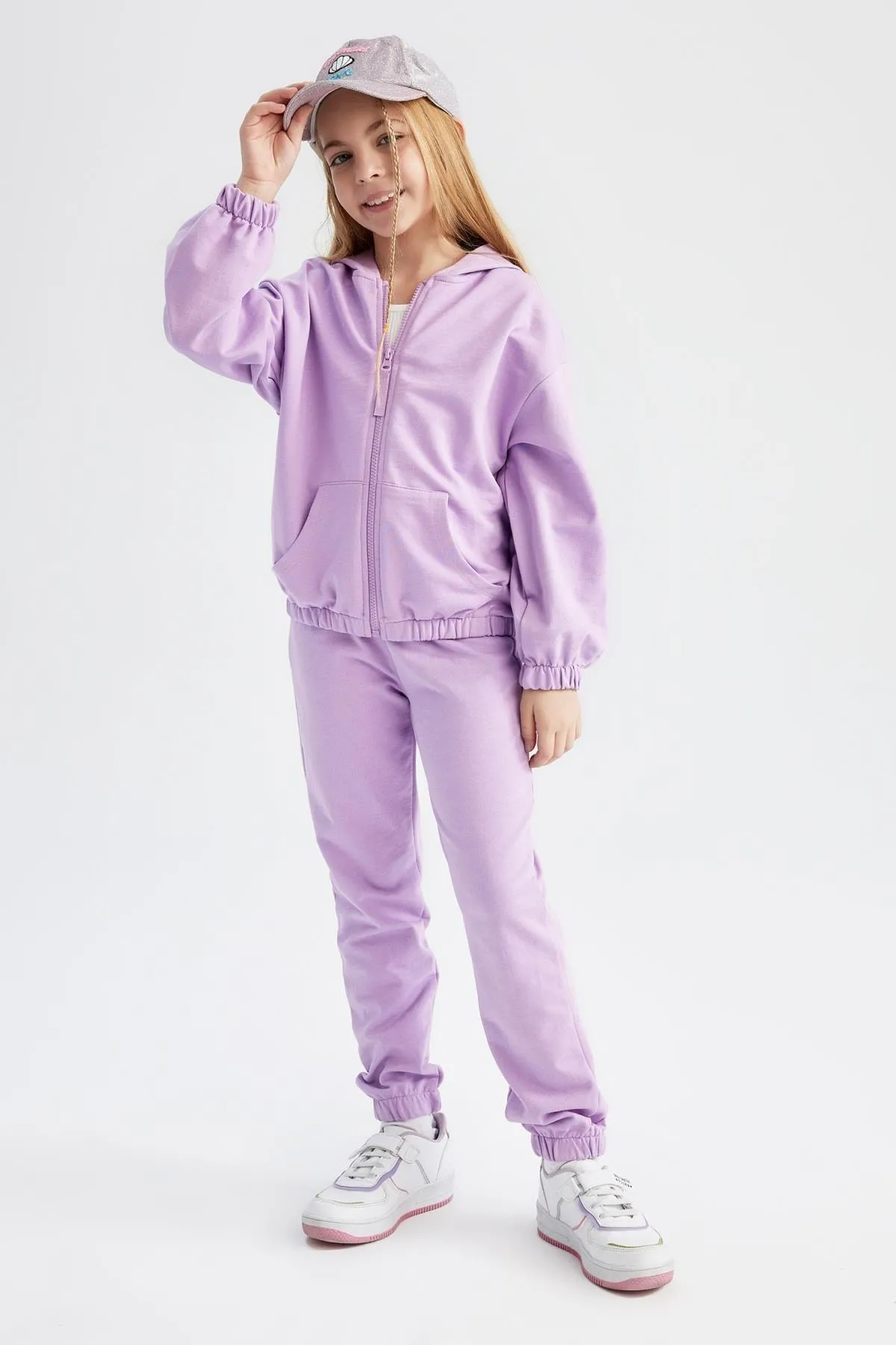DeFacto  Mädchen Strickjacke mit Kapuze und Jogginghose 2er-Set Z4644a623sp