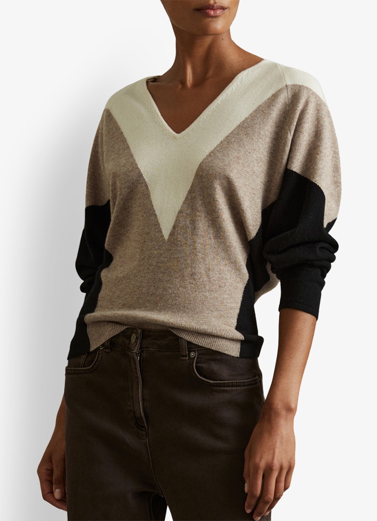 Travel Esme Fine Knit Cashmere Blend Sweater with Color Blocking