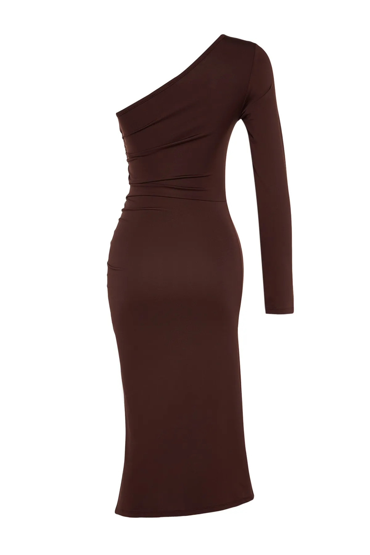 Trendyol Collection  Braunes, tailliertes, gerafftes Midi-Strickkleid mit asymmetrischem Kragen und einem Ärmel TWOAW24EL00172