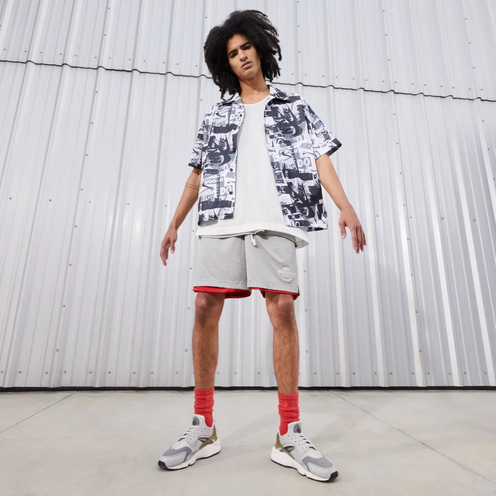 Nike AIR HUARACHE FB3259-001 / grau