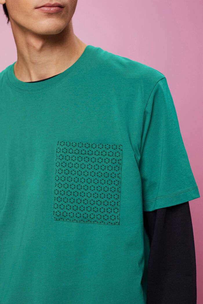 T-Shirt aus nachhaltiger Baumwolle mit Brusttasche