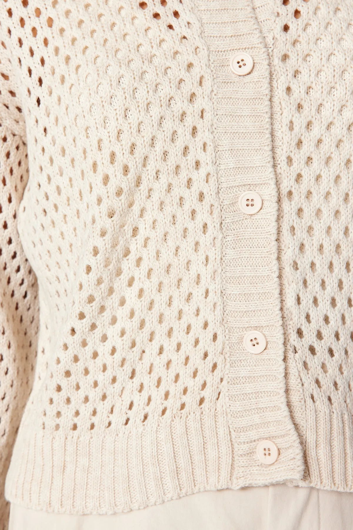 Trendyol Collection  Steinfarbene, durchbrochene/durchbrochene Strickjacke mit Rundhalsausschnitt TWOAW24HI00234