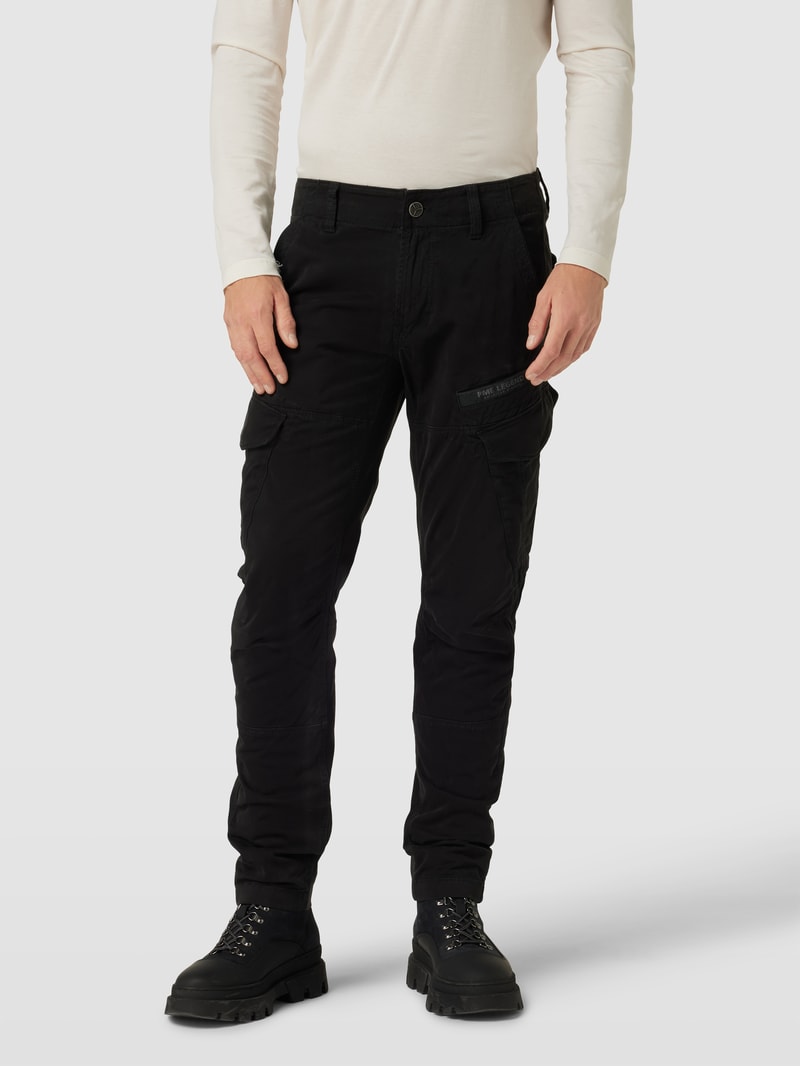 Cargohose mit Label-Detail Modell 'Nordrop' in schwarz