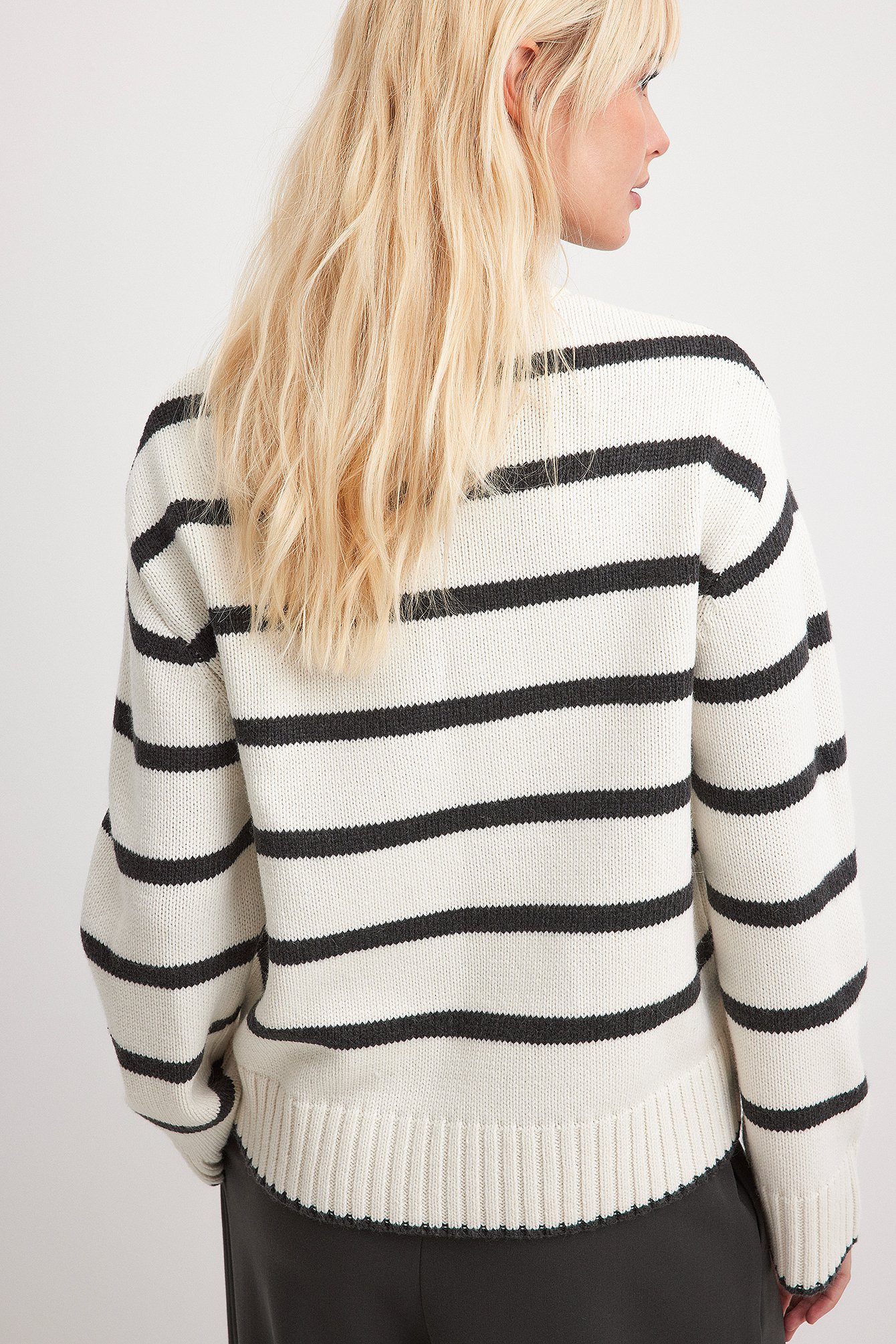 Gestreifter-Strickpullover