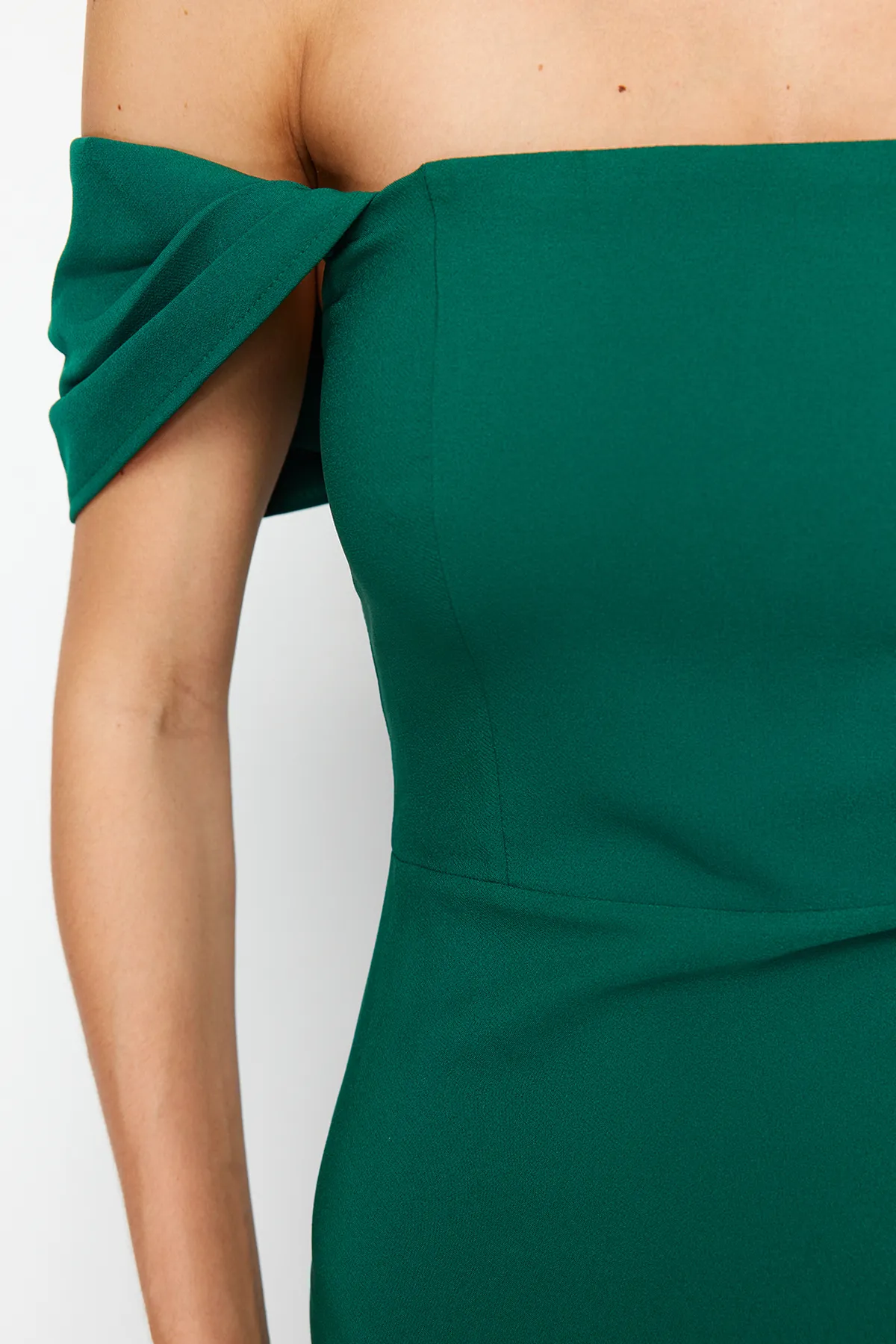 Trendyol Collection  Smaragdgrünes, gerade geschnittenes, gewebtes Abend- und Abschlusskleid TPRSS24AE00060