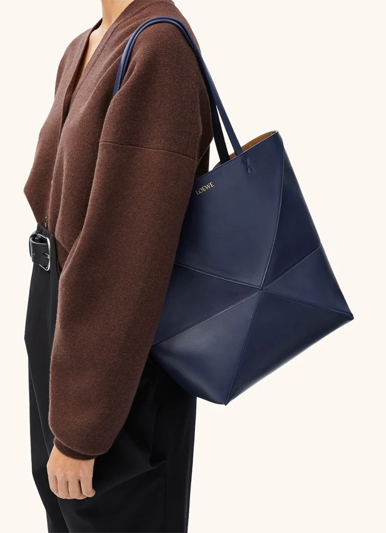LOEWE Puzzle Fold vidēja izmēra iepirkumu soma no teļādas