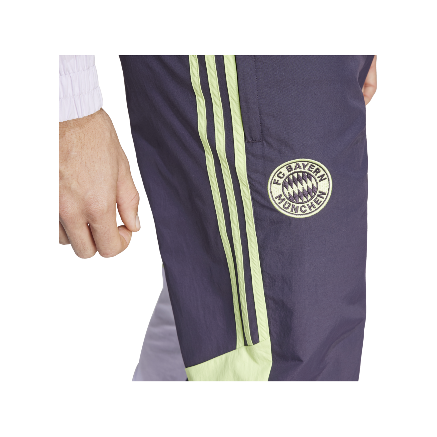 adidas FC Bayern München Woven Trainingshose Lila