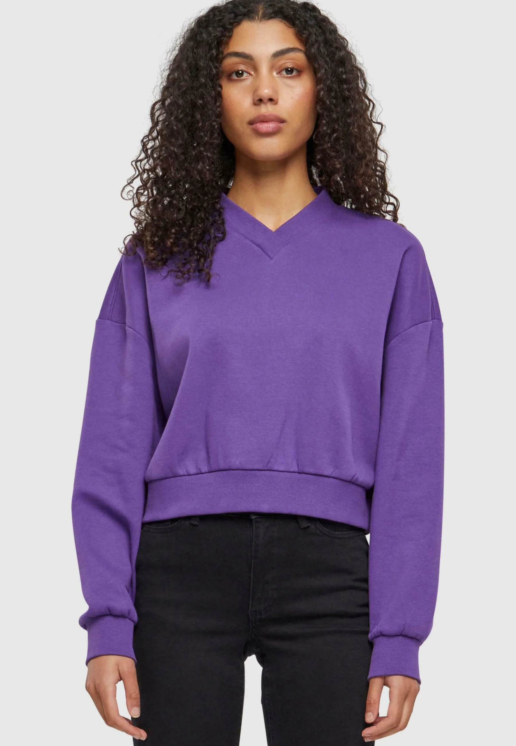 Sudadera Urban Classics con cuello en V recortado