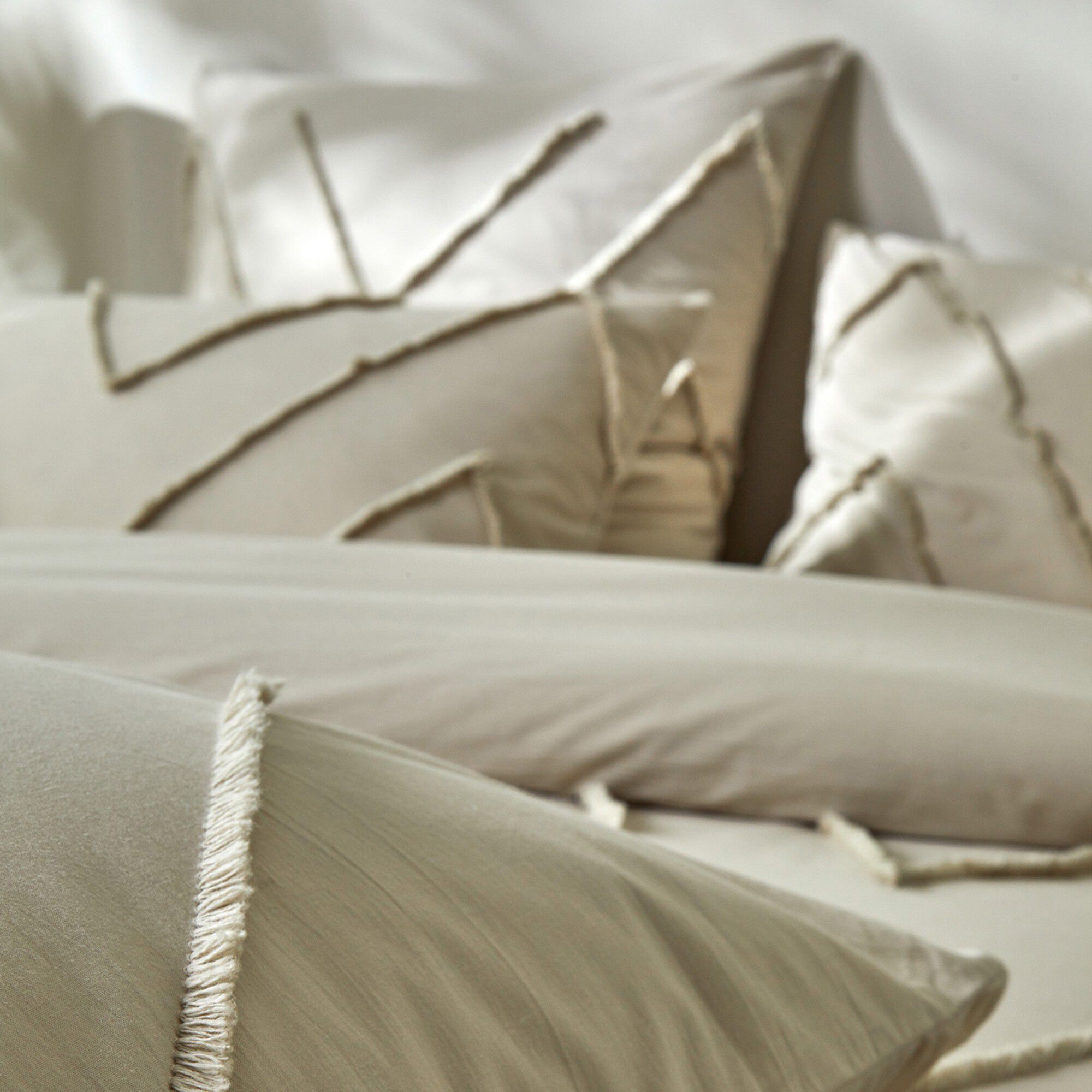 Linge de lit Amezia en coton lavé finition tufté en relief
