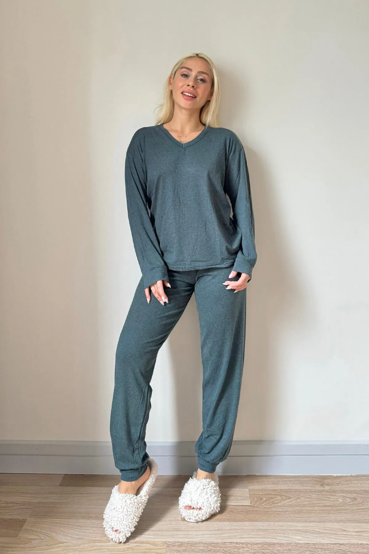 Pijamaevi  Langärmliges Damen-Pyjama-Set aus grünem Bambus