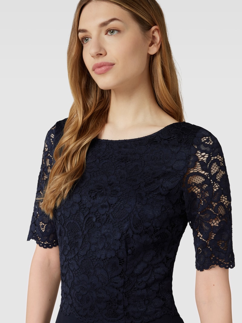 Cocktailkleid mit Spitzenbesatz in marineblau