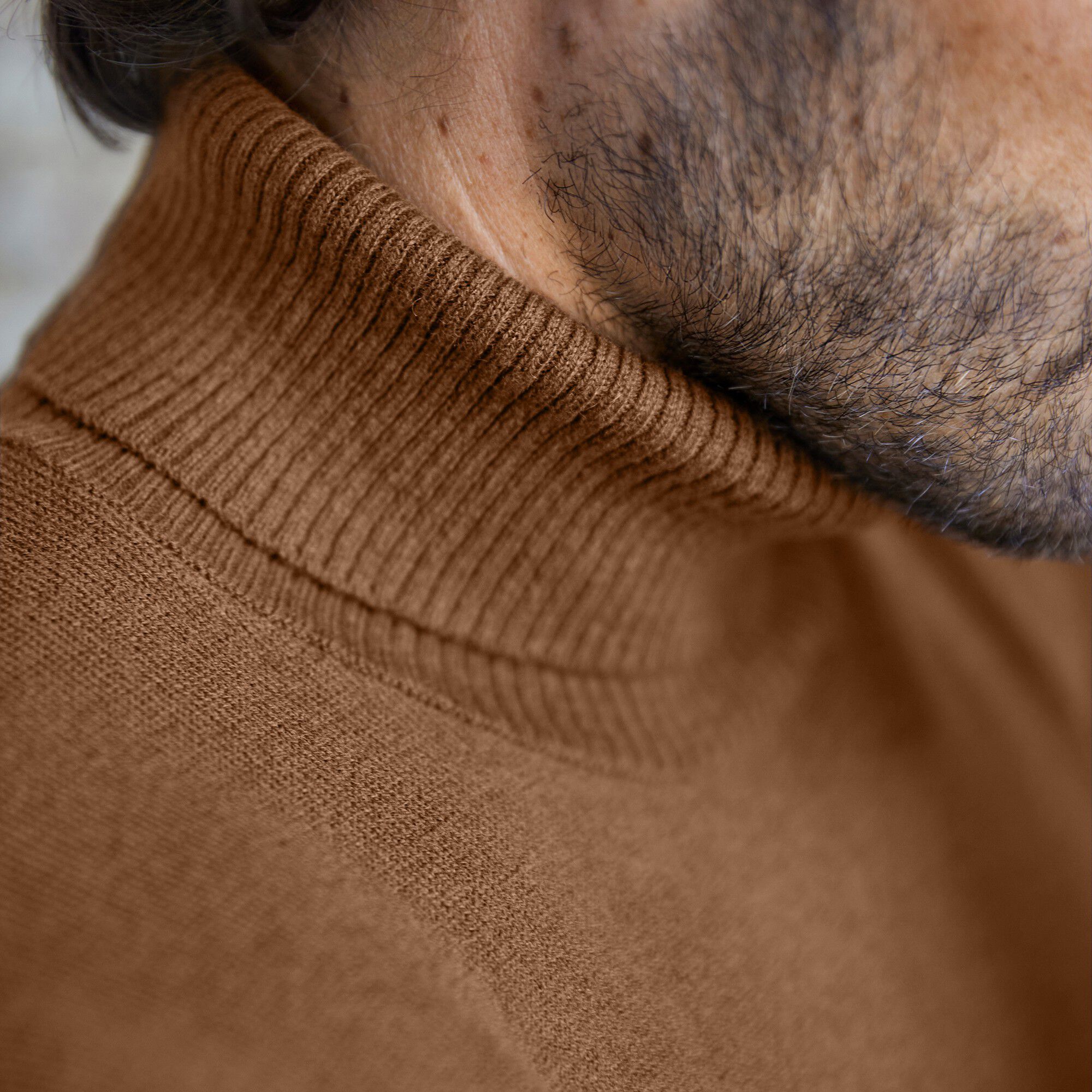 Pull col roulé en laine mélangée