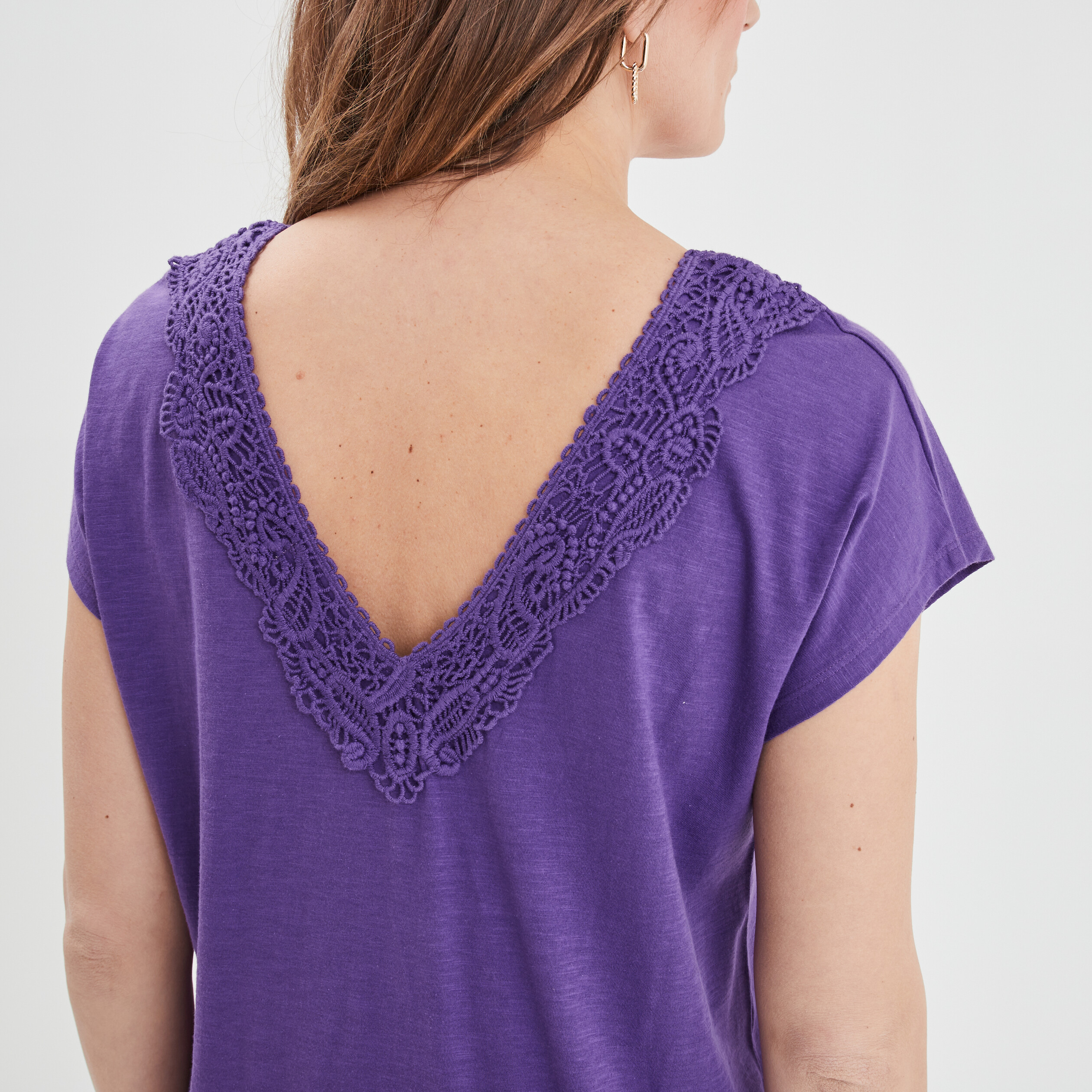T-shirt col V macramé manches courtes violet femme | La Halle