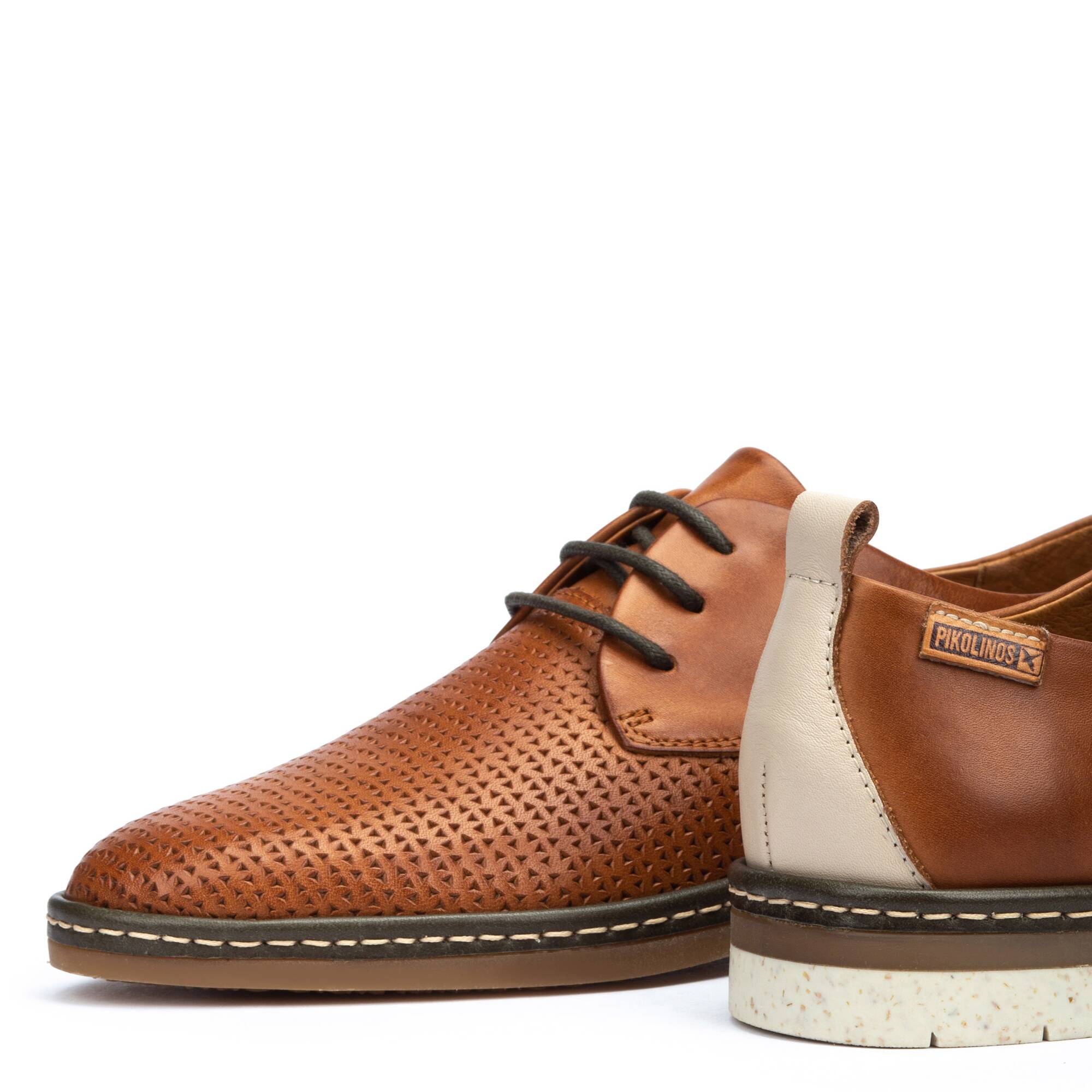 Sportowy blucher - BRANDY