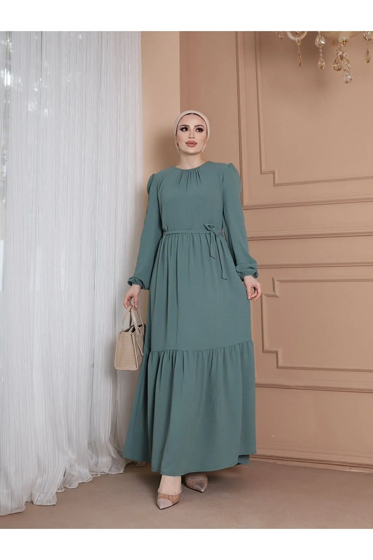 VOLT CLOTHİNG  Ayrobin Kleid mit Gürtel und Rüschendetail am Kragen