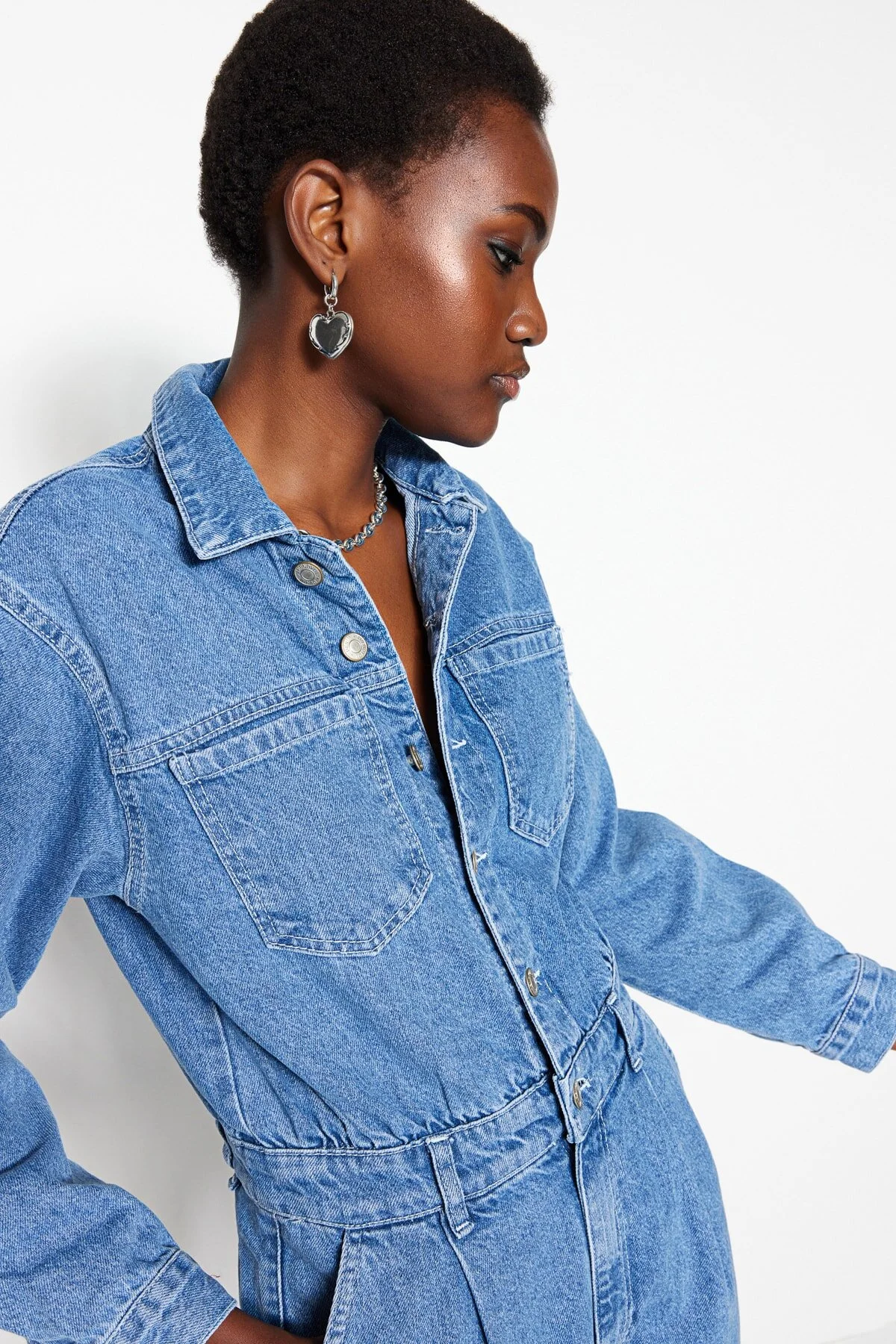 Trendyol Collection  Blauer Jeans-Jumpsuit mit Taillendetail TWOAW23TU00065