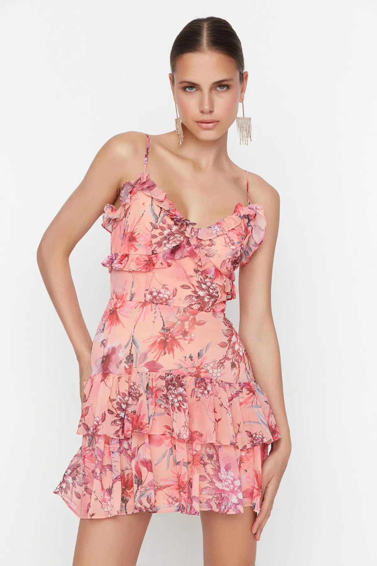 Trendyol Collection  Mehrfarbiges, gefüttertes Chiffon-Volant-Blumenmuster, elegantes Abendkleid TPRSS22EL3027