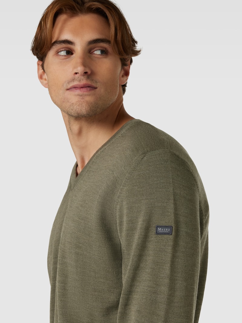 Strickpullover mit Label-Patch in schilf