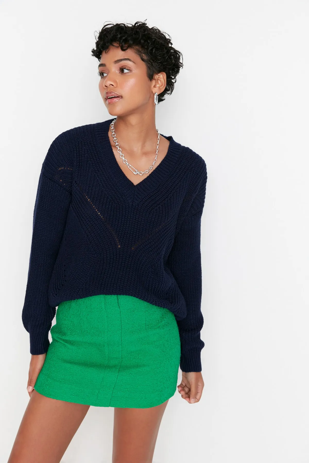 Trendyol Collection  Marineblauer Strickpullover mit Lochmuster TWOAW21KZ0690