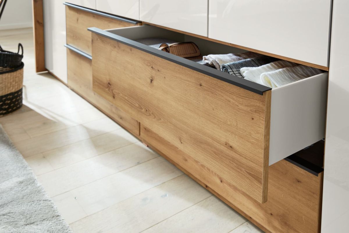 Interliving Drehtürenschrank IL 1205