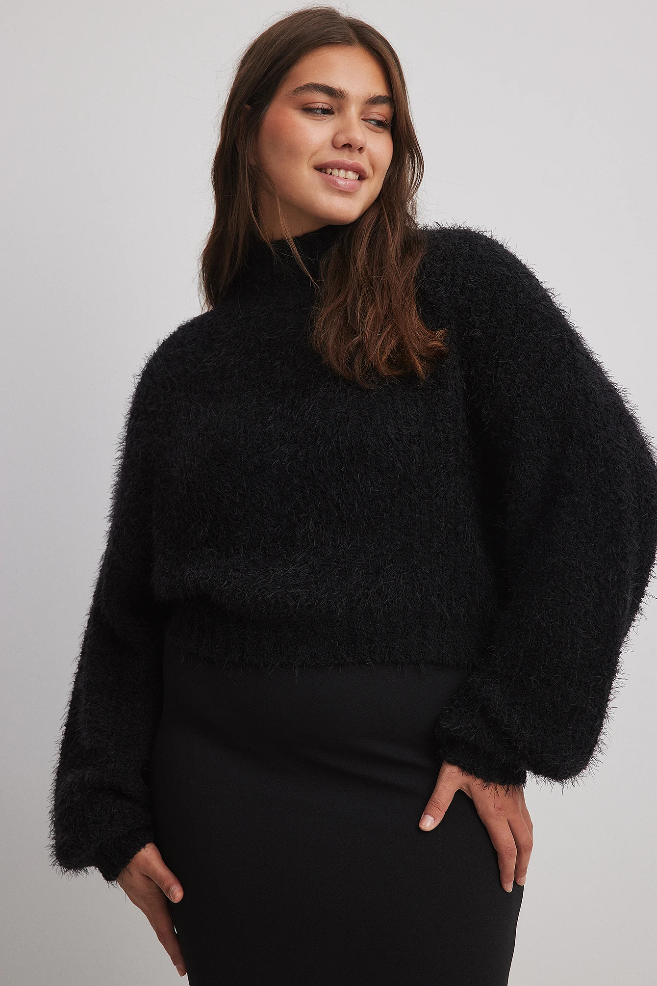 Flauschiger Strickpullover mit Rollkragen