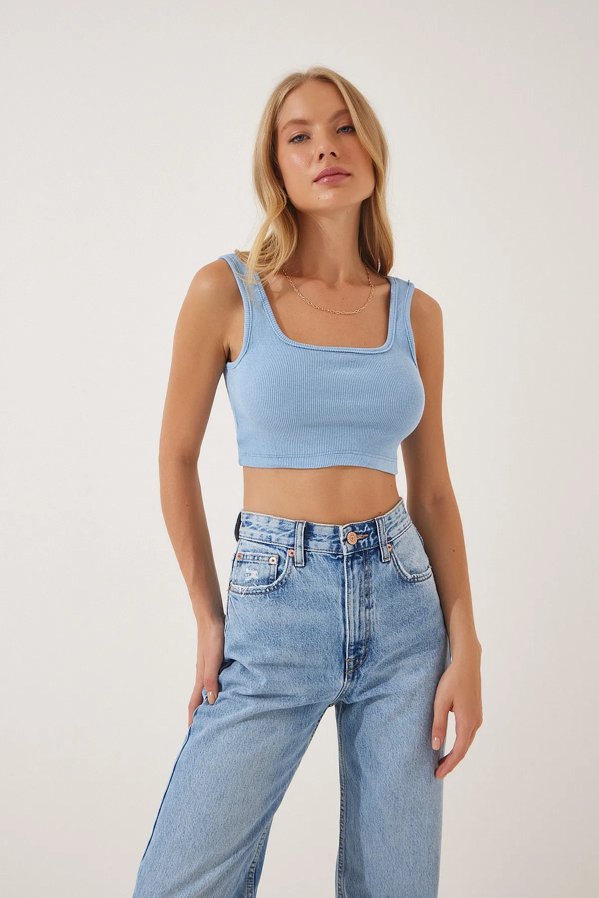 Happiness İstanbul  Himmelblaue, kurz geschnittene, schnurgebundene Strickbluse für Damen GT00030