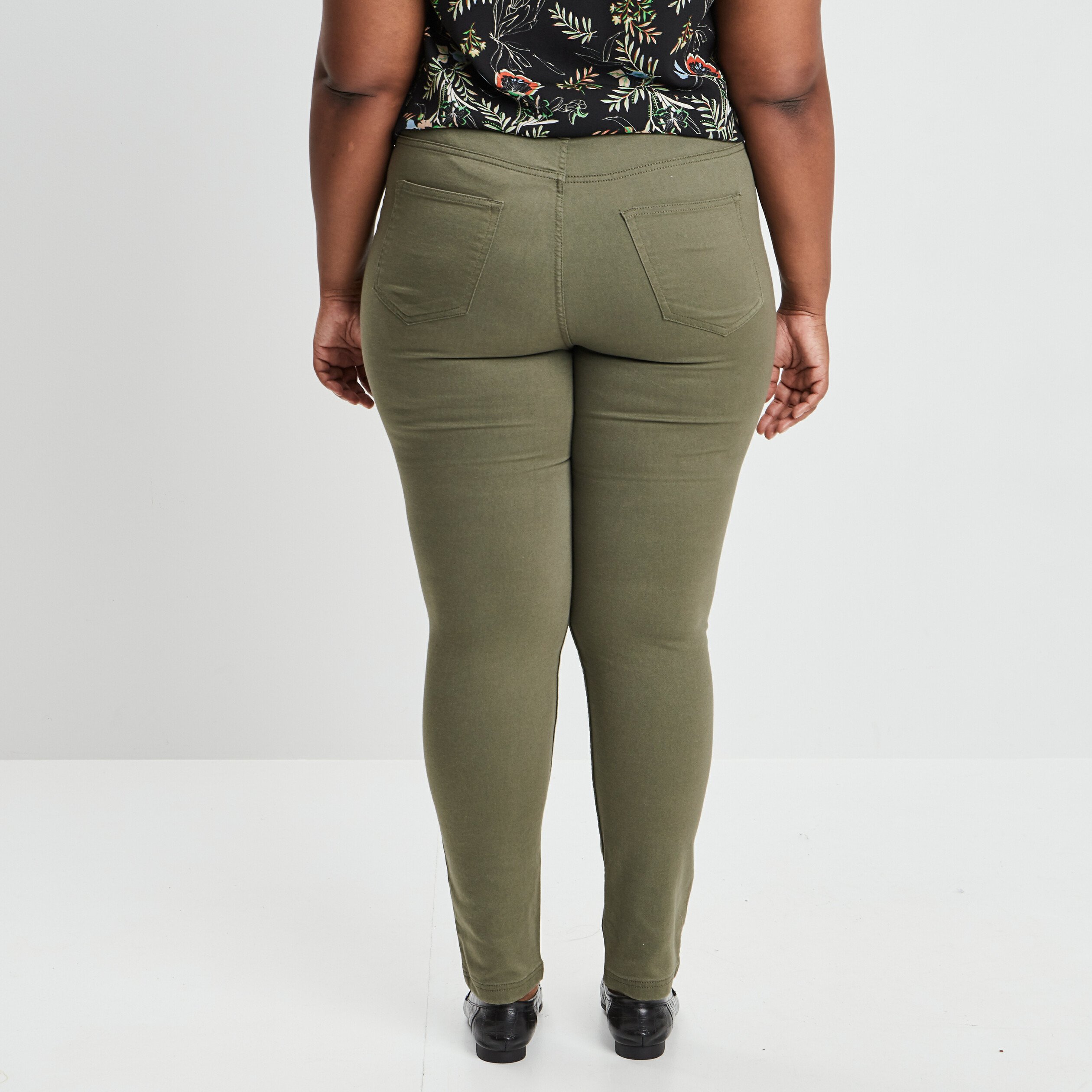 Pantalon slim vert kaki femme grande taille | La Halle