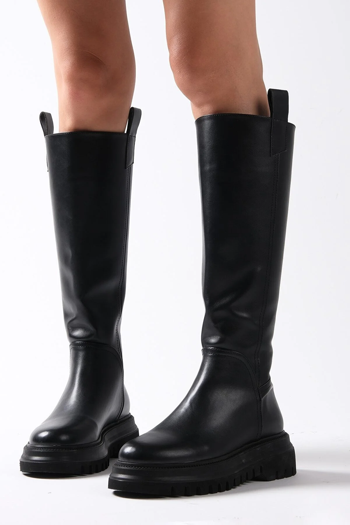 Mio Gusto  Schwarze, pelzgefütterte Damenstiefel aus Leder mit Reißverschluss hinten