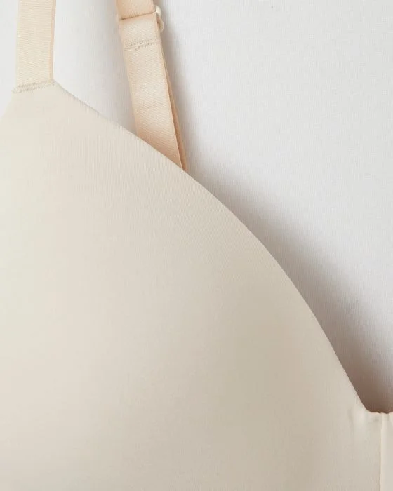 Soutien-gorge invisible* sans armatures