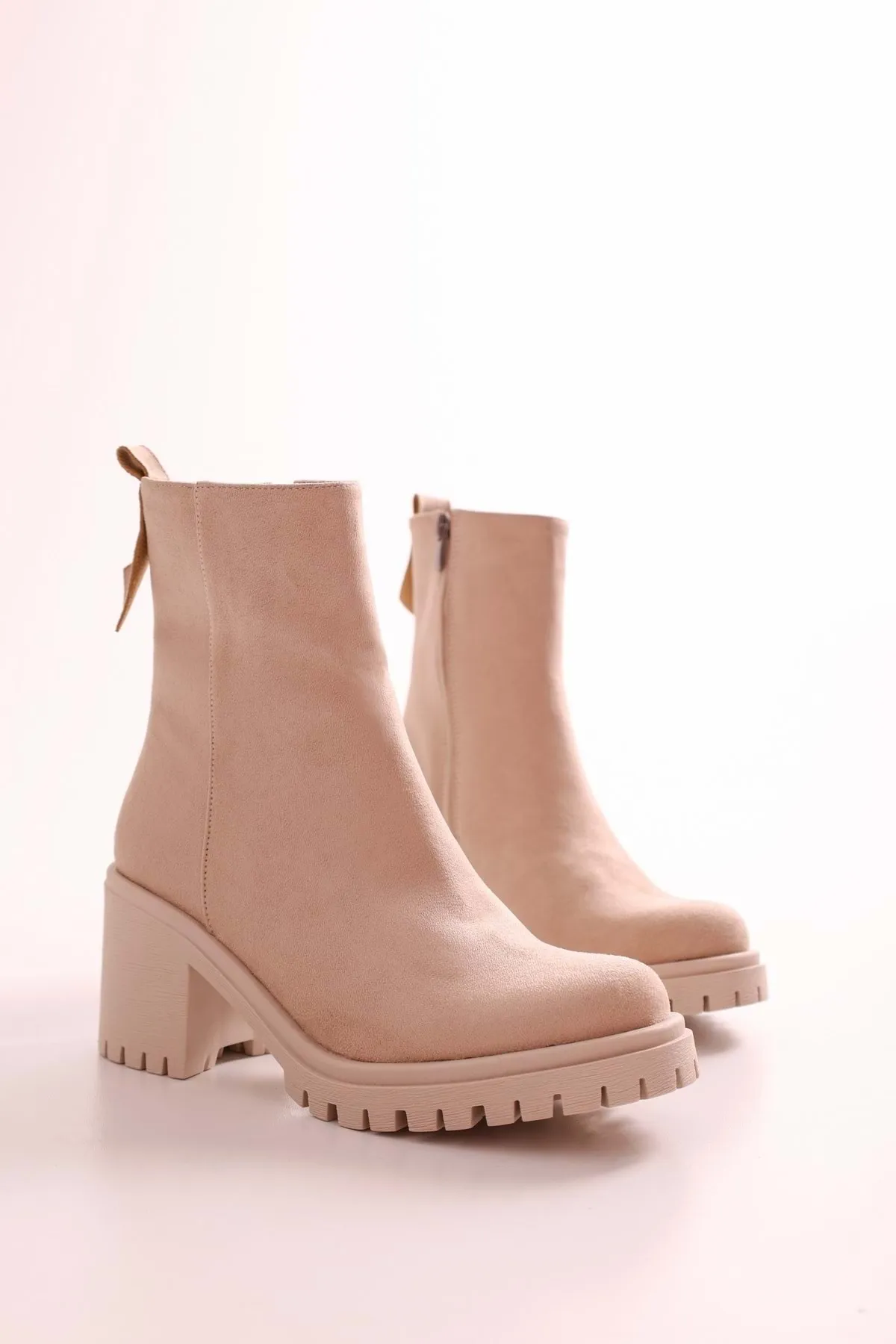 Shoeberry  Damen Marlo Beige Wildlederstiefel Beige Wildleder