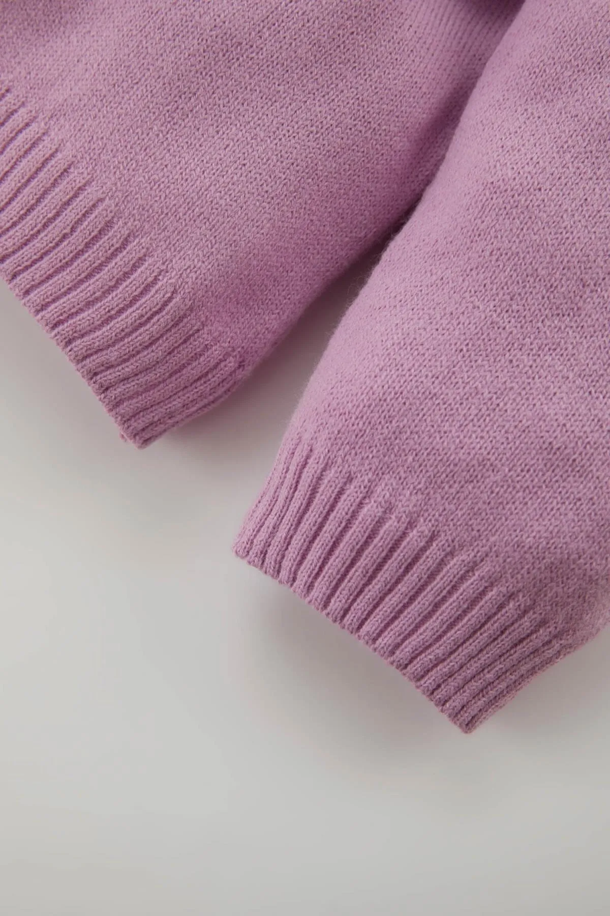 DeFacto  Baby-Mädchen-Pullover mit normaler Passform und Rundhalsausschnitt