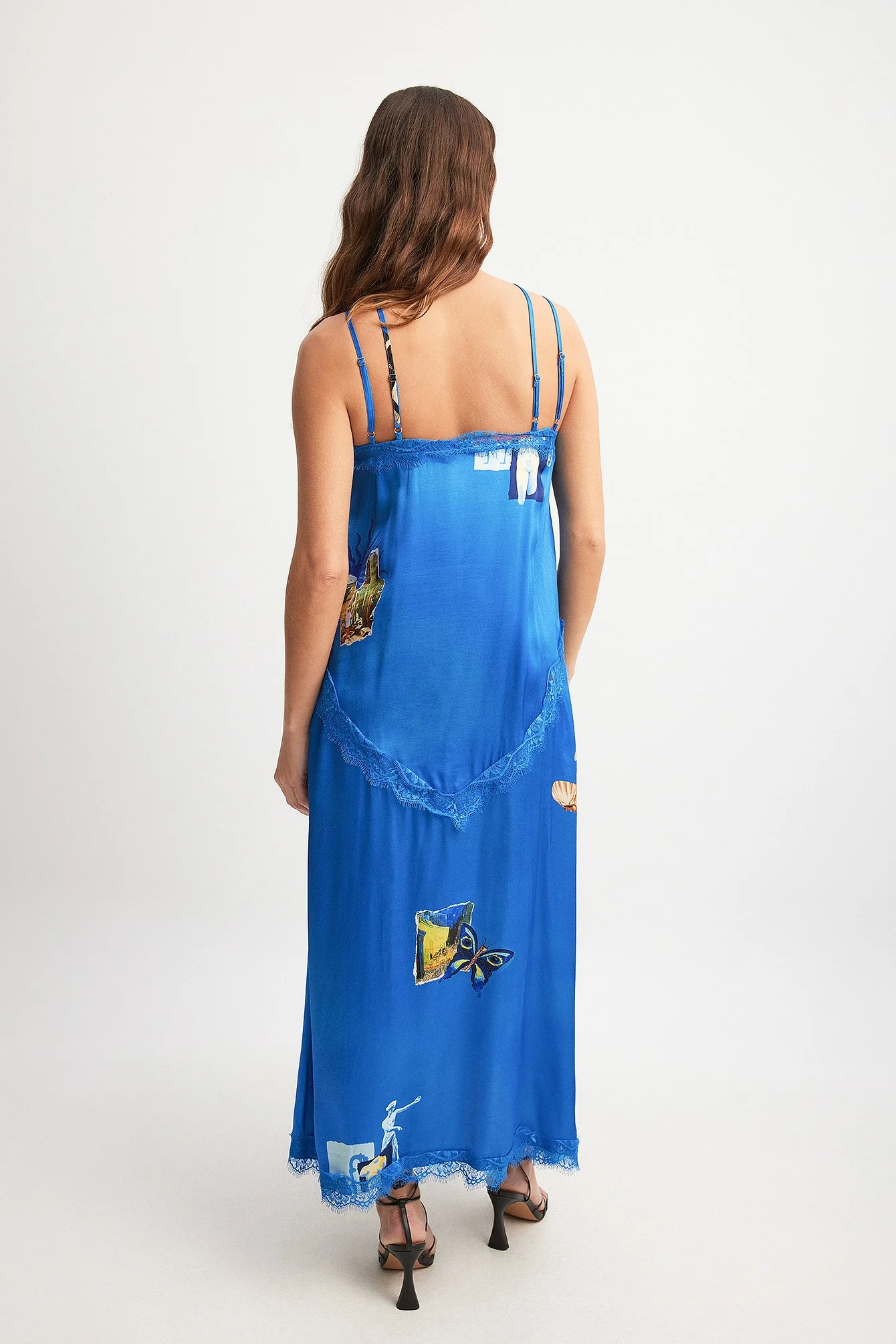 Kleid mit Collage und Spitzendetail
