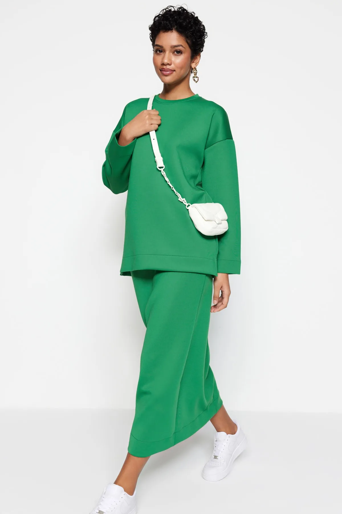 Trendyol Modest  Grünes Scuba-Tunika-Rock-Strickset mit Schnürdetail auf der Vorderseite TCTSS23US00013